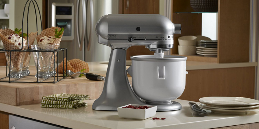 https://learn.compactappliance.com/wp-content/uploads/2016/08/kitchenaid-stand-mixer-attachments.jpg
