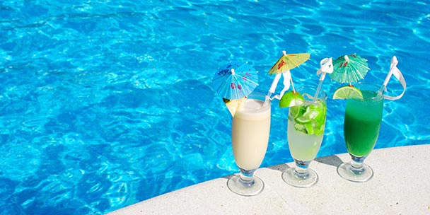 7 Tips for Hosting a Summer Pool Party :: CompactAppliance.com